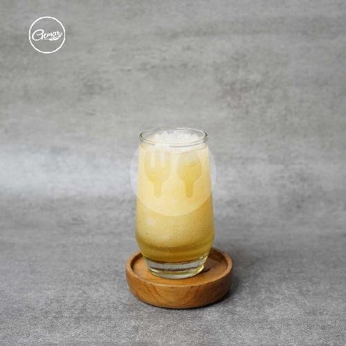 Persea Americana menu Gemar Coffee