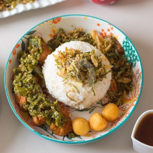 Ebi Bento menu Ayamu, Gunung Sahari