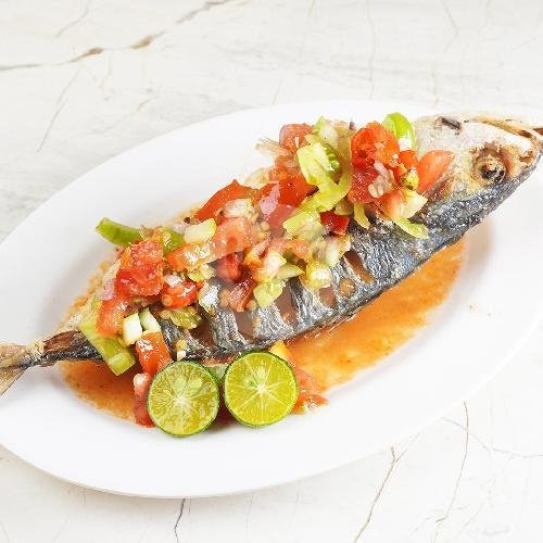 Sop & Ikan Goreng Ternate: Menyajikan Kenangan Rasa di Pasar Minggu, Jatipadang