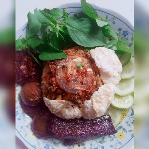 Nasi Ulam Nasi Uduk Bu Mala: Nostalgia Rasa di Tengah Jakarta