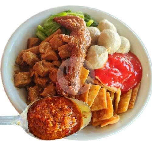 Review Mie Ayam Bakso Mang Ujang: Surga Mie Enak di Surabaya