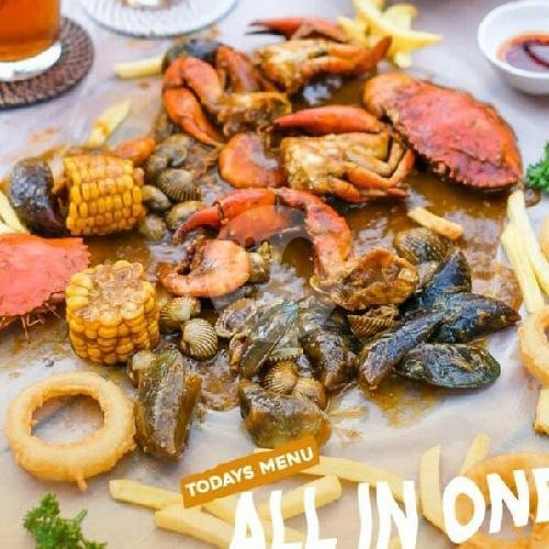 All In One Middle 4pax Upsize menu Uniccrab, Klojen