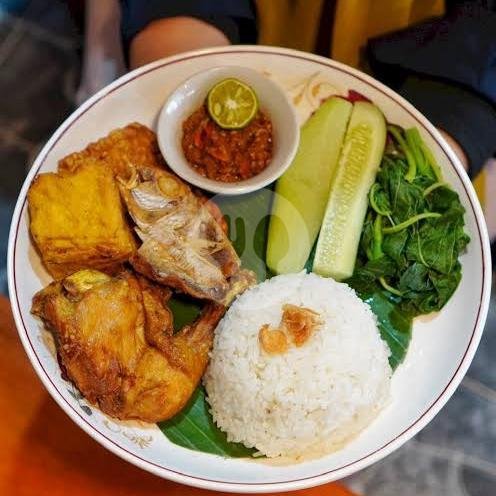 Nasi Tempong Ikan menu Lotek Buah Batu 171, Buahbatu