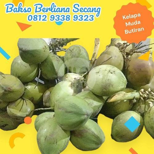 Kelapa Muda Utuh / Butiran menu Bakso Dan Es Kelapa Muda Berliana, Secang