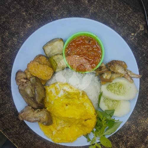 Lele + Telor menu Sego Sambel Sepanjang, Taman