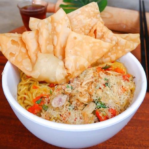 Mie Gambreng Manis Pedas + Es Teh menu Bakso Dono Reborn, Sadang Serang Coblong