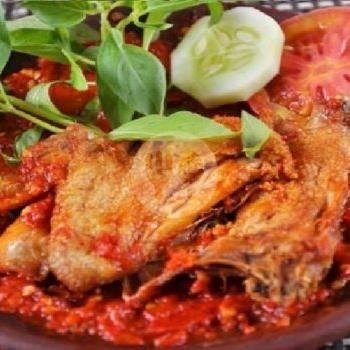 Ikan Nila Goreng menu Pecel Ayam Pecel Lele Dua Saudara Sinabung