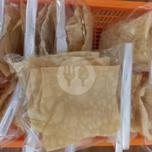 Kerupuk Terung Putih menu Bakso Daging Sapi Kuncoro, Kelud