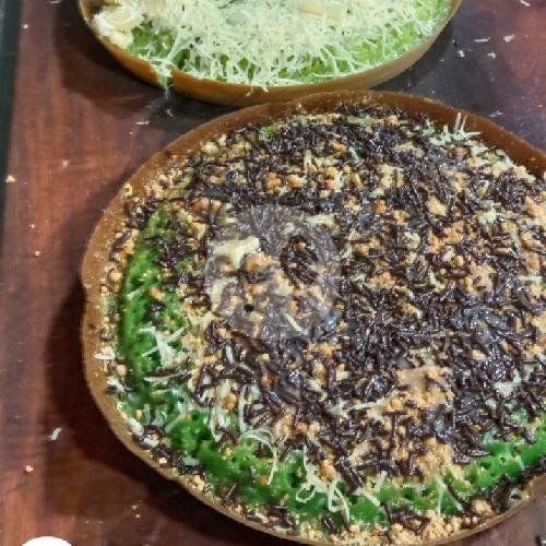 Manis Pandan Keju Kacang Susu menu Martabak Azra, Pisangan