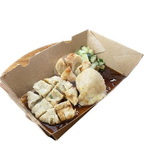 Kulit + Adaan + Telor menu Pempek Yuk Titi, Condongcatur