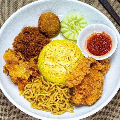 Nasi Kuning Ayam menu Nasi Kuning Wilis, Museum Brawijaya