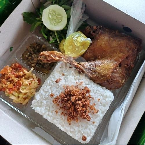 Nasi Kotak Bebek menu Bebek Ijo Bu Yayuk, Tlogomas