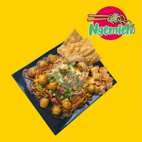 Curry Katsu Noodle menu Ngemieh, Gading Tutuka Raya