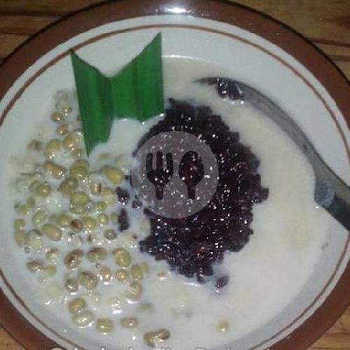 Bubur Kacang Ijo Campur Ketan Item menu Warkop Fauzi II, Jatisampurna