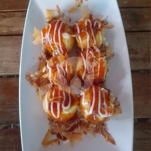 TAKOYAKI SOSIS menu Nyoklat Klasik Dan Pisang Krispy, Manguharjo