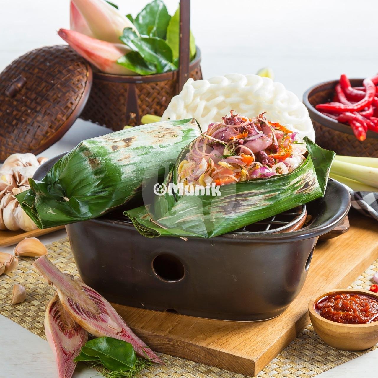 Nasi Bakar Isi Cumi Asin Cabe Ijo menu Munik Resto