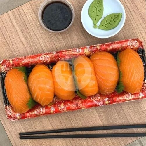 SALMON TUNA MENTAI ROLL 8PCS menu Soji Sushi, Kayuringin Jaya