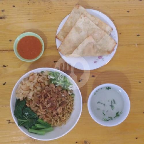 Bakmie Yamin Pangsit Rebus menu Kedai Bakmie Ayam 31, Padasuka