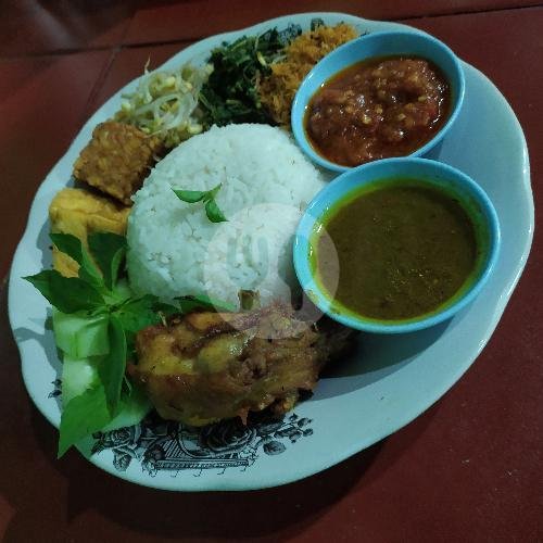 Nasi Ayam Panggang menu Warung Bebek Ferry, Banyu Urip