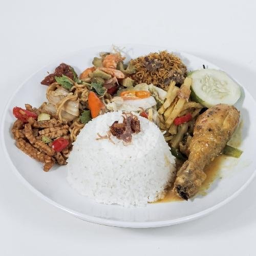 Nasi Rames Telor menu Rawon Basmalah, Klojen