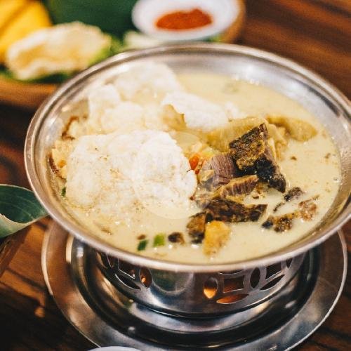 Soto Betawi Bang Sawit: Surga Kuliner Betawi di Kuningan yang Wajib Dikunjungi