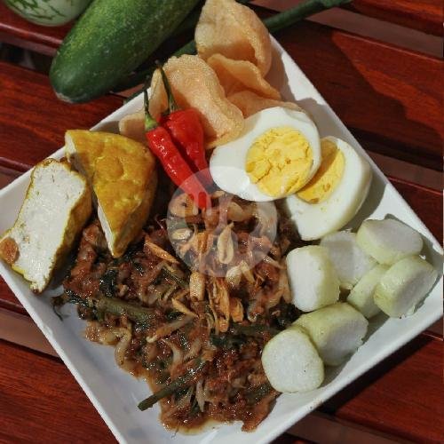 Lotek + Lontong menu Lotek Mutiara, Buahbatu