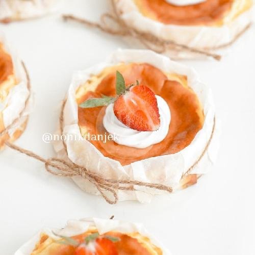 Kroket Ragout menu Nonik Danjek Premium Dessert Box, Kasuari