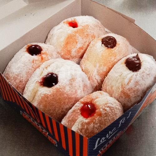 Review Deals Donuts: Donat Paha Ayam Malang yang Wajib Dicoba di Malang