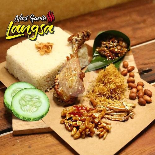 Nasi Gurih, Chicken Nugget, Sambal Bawang + Lauk Extra menu Nasi Gurih Langsa, Arimbi