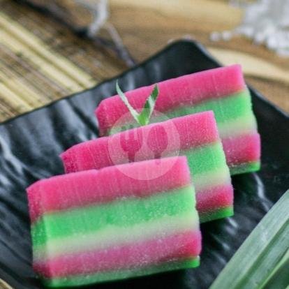 Lapis menu Dapoer Kue Tiara Rasa, Kayu Tinggi