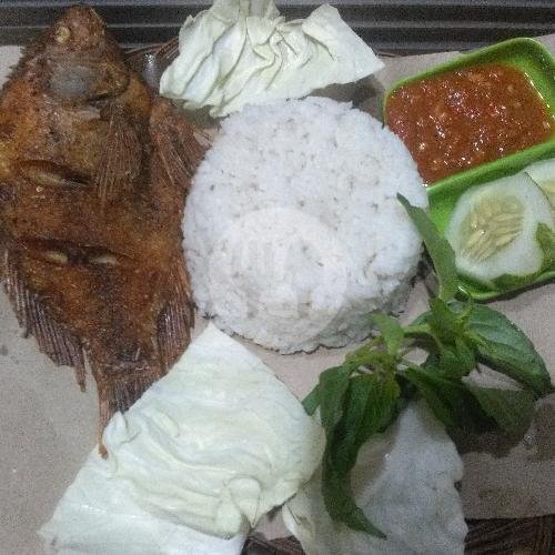 Nasi Puyuh Goreng kremes + Es Teh menu Warung Pecel Lele Mas Boy, Banguntapan