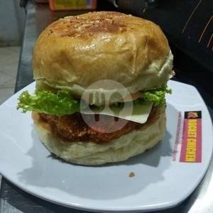Chicken Cheese Burger menu Rocket Chicken Sriwijaya, Jl Sriwijaya Magelang Tengah