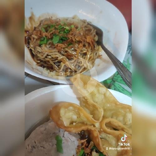 CUANKI BASOACI SEBLAK TEH ASOYY: Surga Kuliner Pedas di Jember