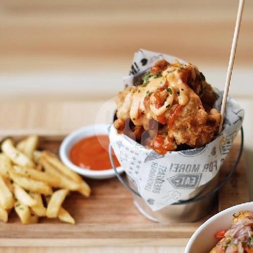 Dino Bites: Tempat Nostalgia dan Kenangan Manis di Jakarta Barat