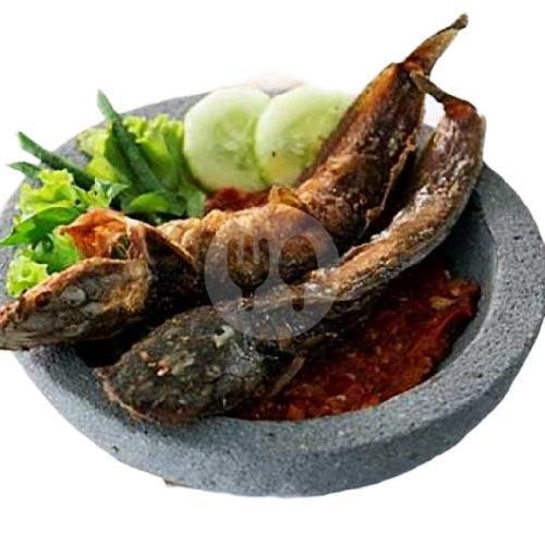 Kepala + Ati Ayam Goreng menu Spesial Belut Surabaya H. Poer Kedungdoro