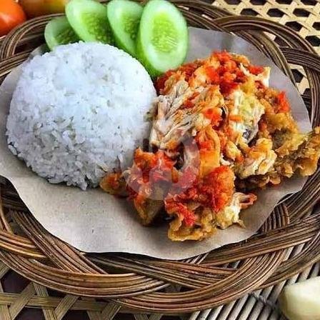 Nasi Goreng Udang menu Dapur Sagalaya, Derwati