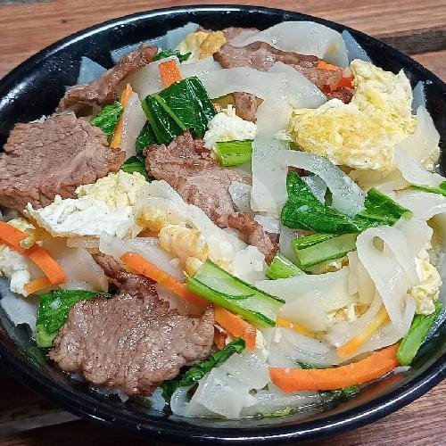 Mie Nyemek Ayam menu Kwetiau Goreng Dan Nasi Goreng Seafood Makjoss, Batikan