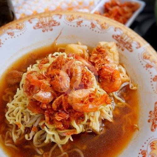 Lontong Cap Go Meh menu Lontong Mie Babah 'HOI', Tambaksari