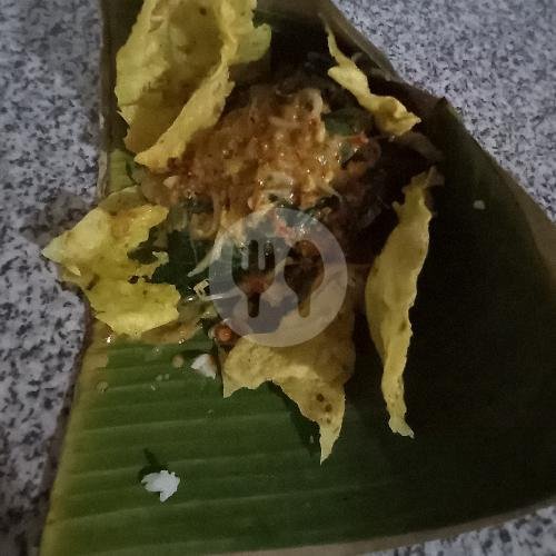 Pecel Sarangan Dokter Pincoek: Surga Kuliner Pecel di Malang