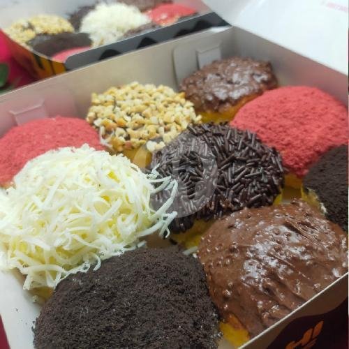 Beiby Request Topping 15pcs menu Hachi Donuts Surodinawan, Prajurit Kulon