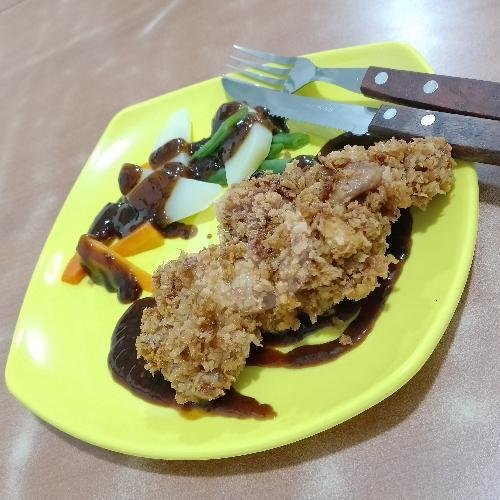 Steak Ayam Krispy Sambal Bali menu Dapur Mbo Genduk