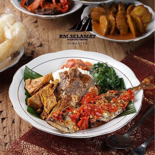 Nasi Udang Tusuk menu Nasi Padang RM Selamat, Ciwastra