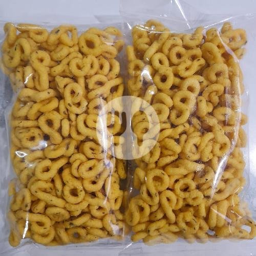 Review Rumah Makan Padang Piala 1 Kebon Jeruk: Nostalgia Rasa yang Menggugah Selera