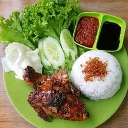 Paket Ayam Bakar Nasi Uduk Betawi menu Ayam & Bebek Bakar Tosiga, Gili Sampeng Raya