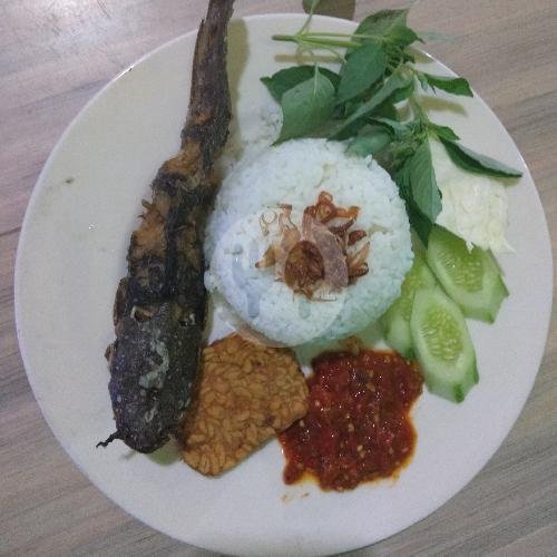 Review Pondok Genata 99: Makanan Enak dengan Harga Terjangkau di Menteng Atas