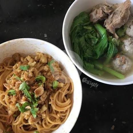 Yamin Manis/Asin Ayam Buy 1 Get 1 menu Ling Chick, Garuda