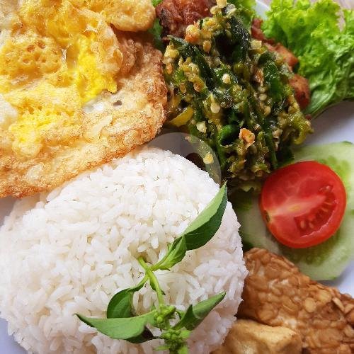 Nasi Goreng Ayam Geprek Mantabh menu Jejak Rasa By Nasi Goreng Joss Toebruk, Kaliwates