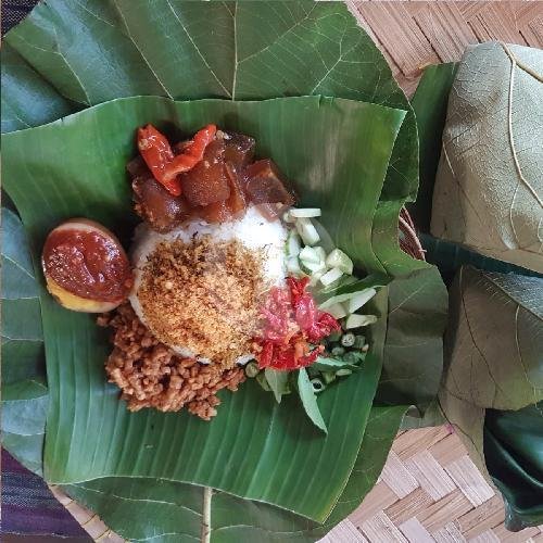 Sego Berkat Cumi Asin Tumis Cabe menu Sego Berkat Godhong Jati - Sumur Batu
