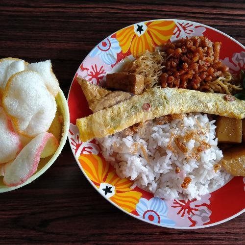 Paket Nasi Uduk Semur Jengkol menu Nasi Uduk Ibu Miat, Adiarsa