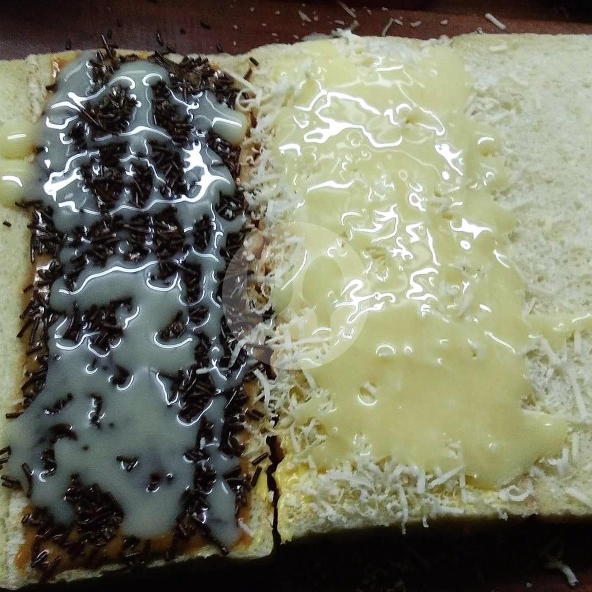 Roti Bakar Kacang menu Roti Bakar Haruman, Gunung Batu